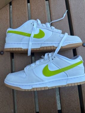 NIKE Dunk Low